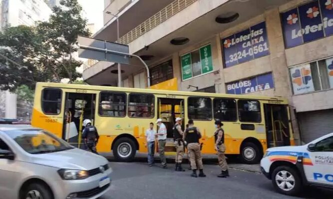 ônibus perde freio no centro de BH