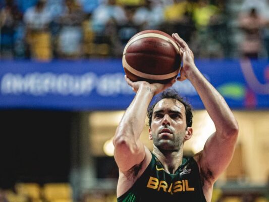 Brasil perde para a Argentina e fica com o vice na Copa América de basquete
