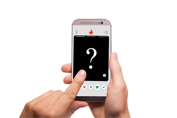 Estelionato sentimental: conheça casos e vítimas como o do Golpista do Tinder