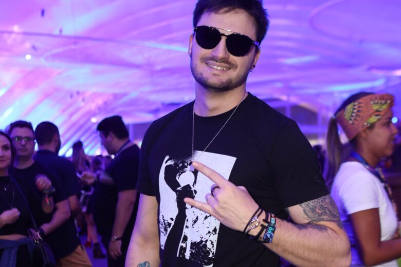 Felipe Neto relata crise de pânico no Rock in Rio: “nasci para ficar recluso”