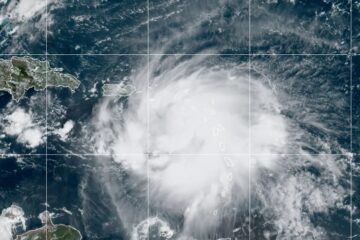 Porto Rico tem tempestade tropical que pode virar furacão