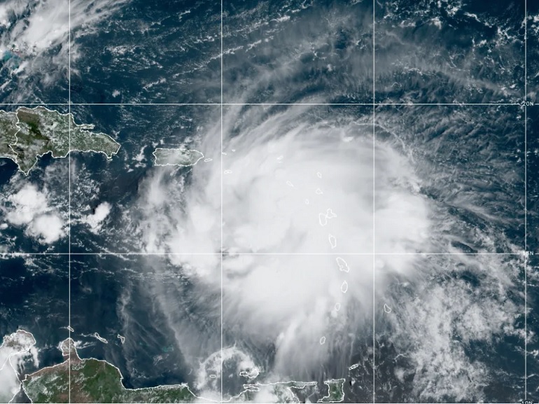Porto Rico tem tempestade tropical que pode virar furacão