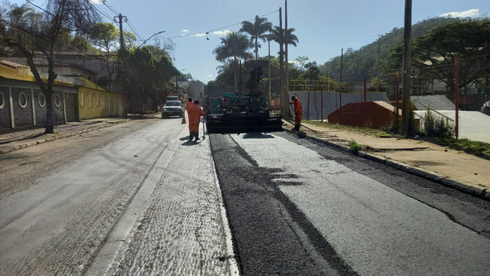 Asfaltamento e revitalização de avenidas Wilson Alvarenga e a Getúlio Vargas avançam