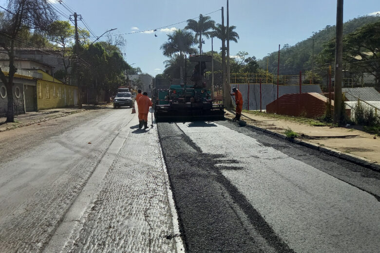 Asfaltamento e revitalização de avenidas Wilson Alvarenga e a Getúlio Vargas avançam