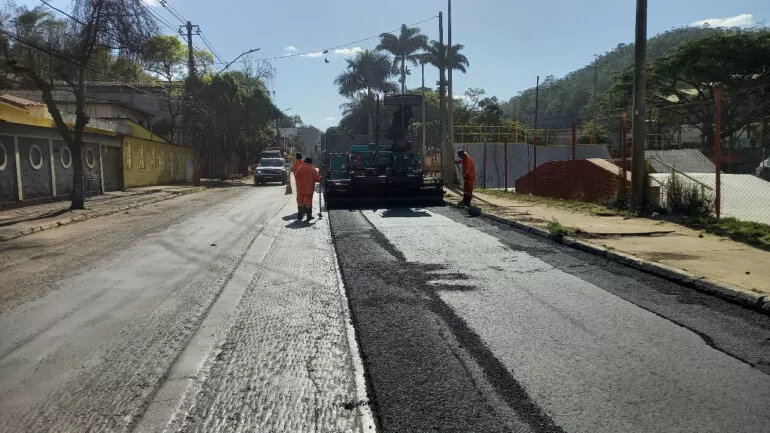 Asfaltamento e revitalização de avenidas Wilson Alvarenga e a Getúlio Vargas avançam