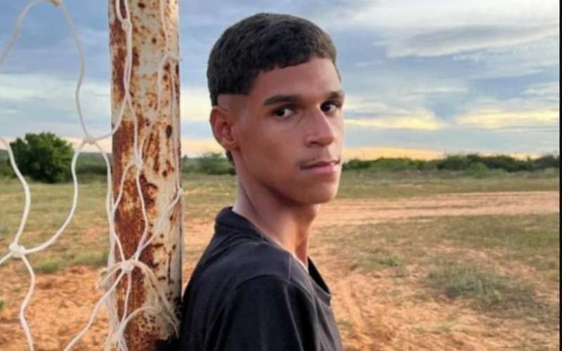 Luva de Pedreiro deixa escapar que estará na premiação da Bola de Ouro