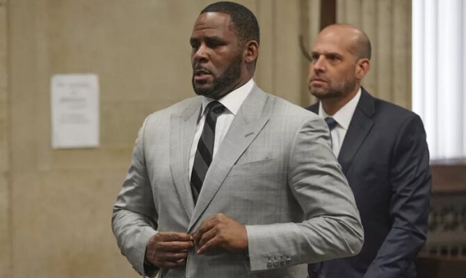 Acusações: cantor R. Kelly é culpado de pornografia infantil