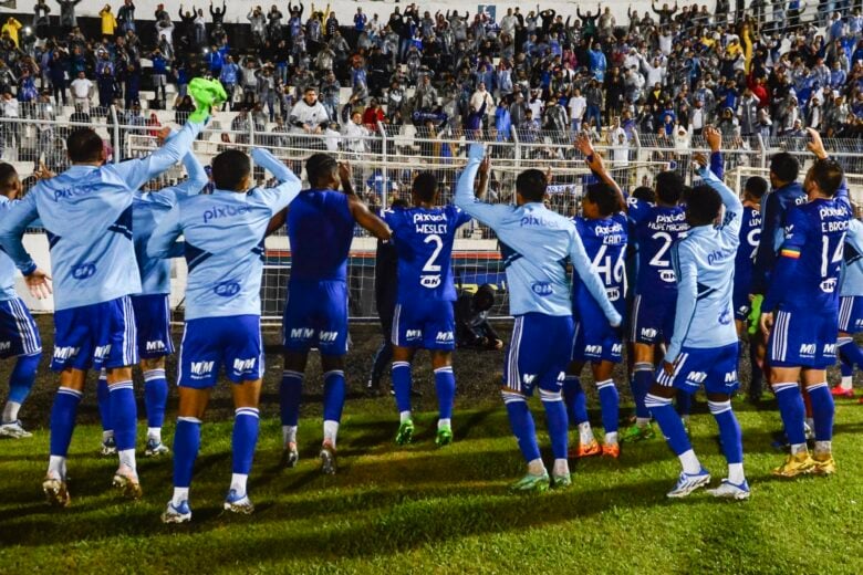 Cruzeiro é campeão da Série B, encerra jejum e quebra marca do Corinthians