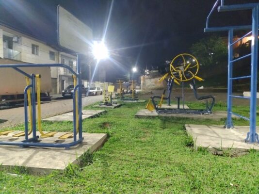 Mais 20 ruas ganham iluminação de LED em Monlevade