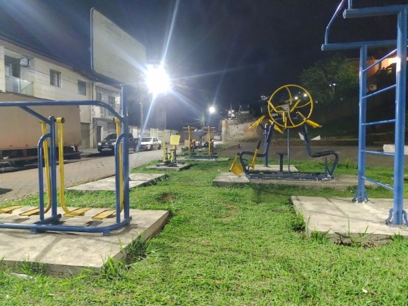 Mais 20 ruas ganham iluminação de LED em Monlevade