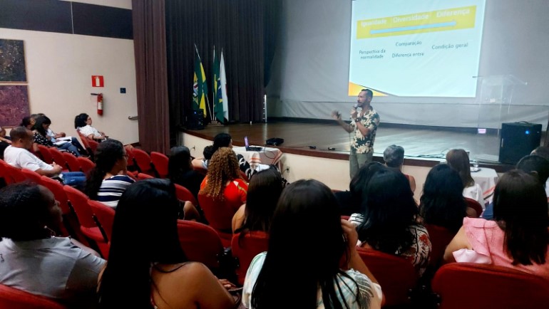 Educação inclusiva é tema de palestra em São Gonçalo