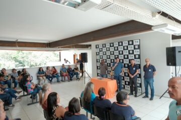 Santana do Paraíso homenageia servidores com mais de 10 anos de carreira