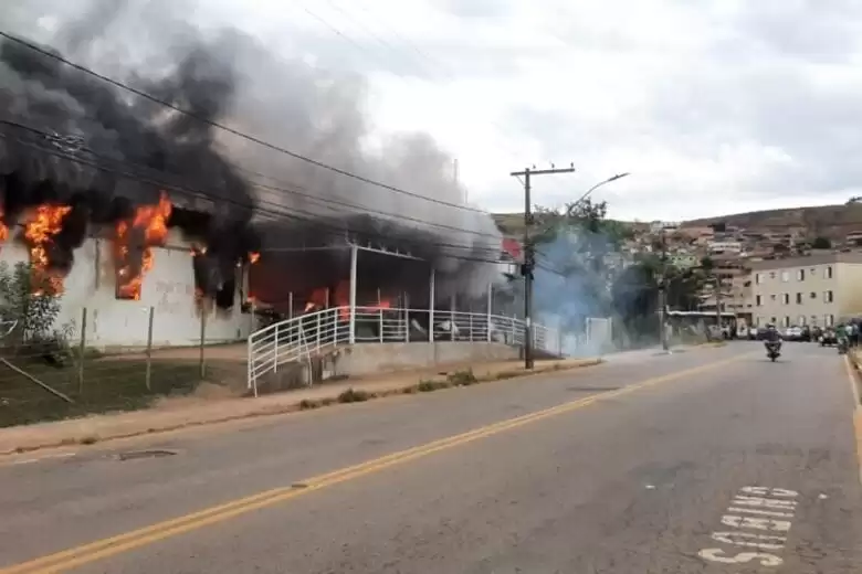 Incêndio na UPA Fênix pode custar R$ 12 milhões aos cofres itabiranos