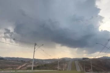 Previsão aponta quarta-feira com chuva frequente e tempo abafado em Itabira; confira