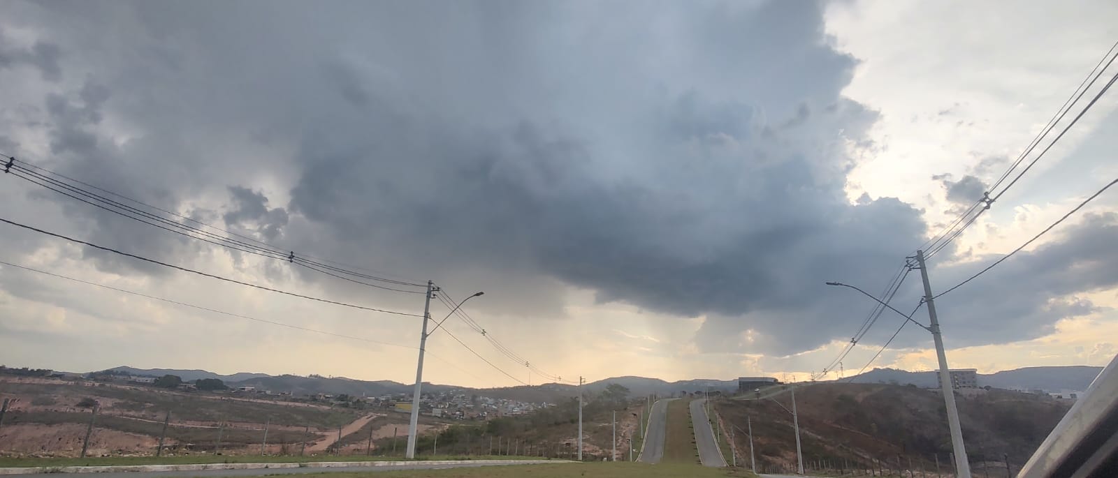 Previsão aponta quarta-feira com chuva frequente e tempo abafado em Itabira; confira