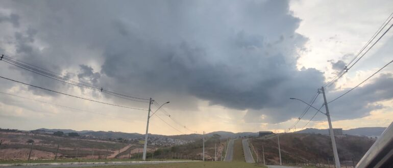 Será que a chuva vai dar uma trégua hoje? Confira a previsão do tempo