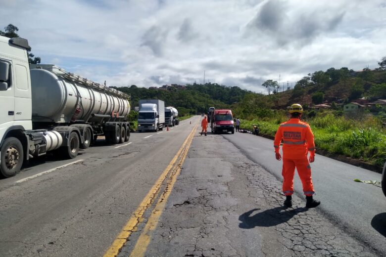 Mulher morre em acidente na BR-381 em São Gonçalo