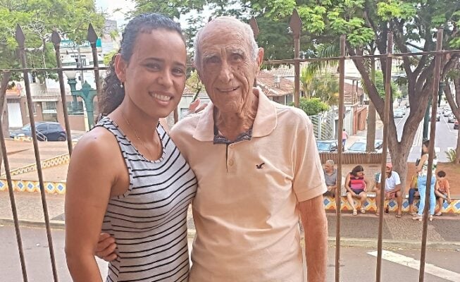 Com 101 anos, Dr Colombo vota em Itabira