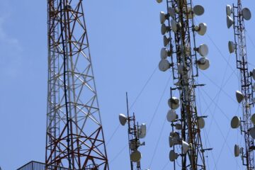 Volume de serviços avança 0,7% em agosto, segundo o IBGE