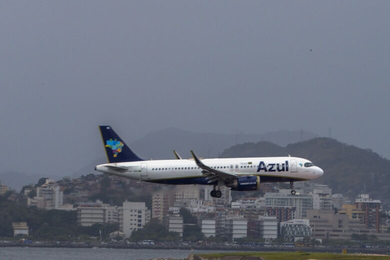 Redução do preço da querosene de aviação passa a valer hoje