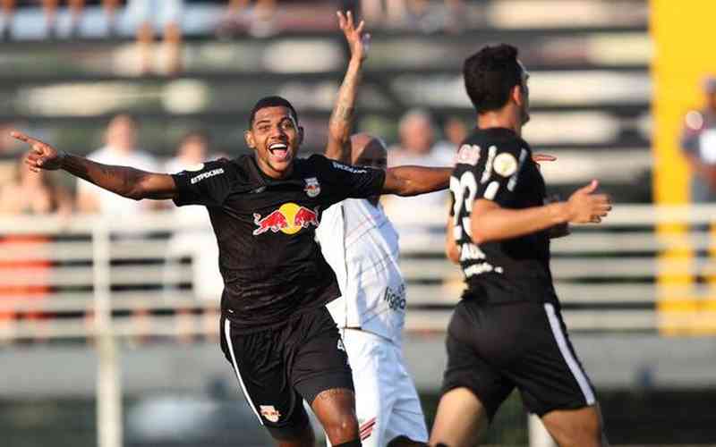 Bragantino quebra sequência ruim e vence o Athletico-PR pelo Brasileiro