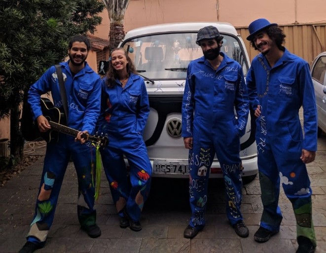 Kombi Itinerante de Itabira promove tour por cidades mineiras divulgando cultura Drummondiana