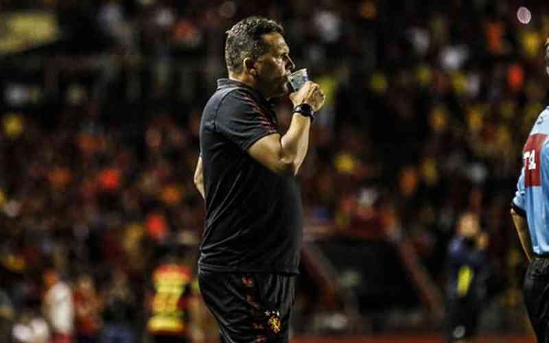 Técnico do Sport vê Vasco em vantagem por fim de jogo: ‘O crime compensa’