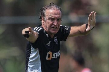 Cuca faz quatro mudanças no Atlético para jogo com Fluminense; veja o time