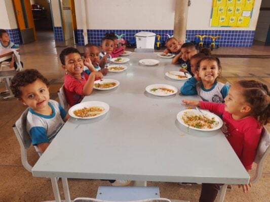 Secretaria de Educação de Santa Bárbara promove palestras sobre alimentação saudável nas escolas