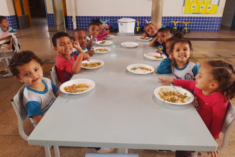 Secretaria de Educação de Santa Bárbara promove palestras sobre alimentação saudável nas escolas