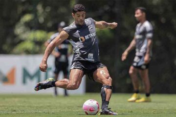 Hulk inicia transição e pode ser novidade no Atlético contra o Flamengo