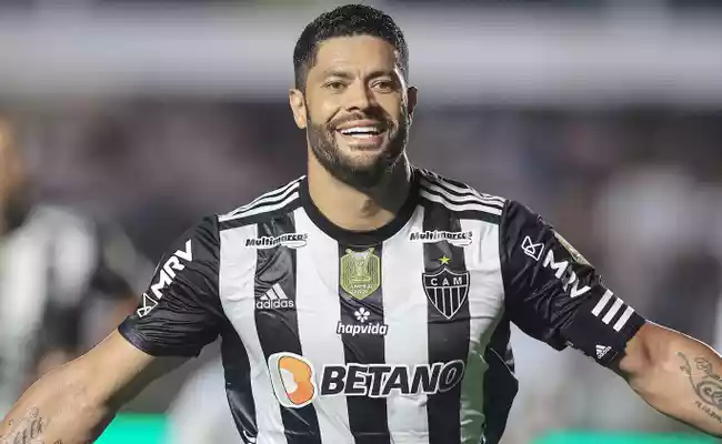 Hulk alcança 65 gols pelo Atlético mais rápido que Reinaldo
