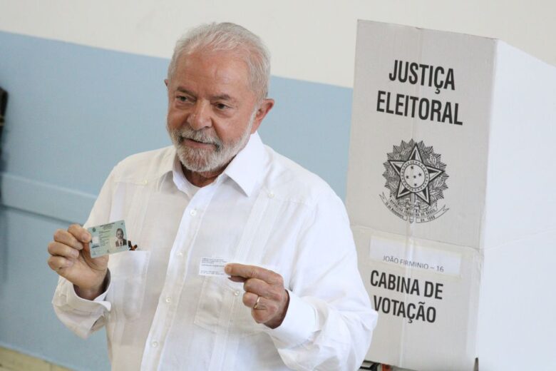 Líderes políticos nacionais e internacionais cumprimentam Lula após resultado das eleições 2022