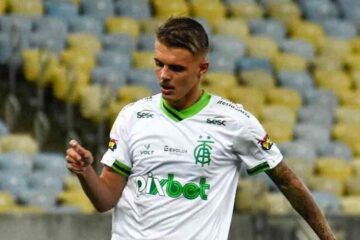 América: improvisado, Luan Patrick barra Arthur e Patric na lateral direita