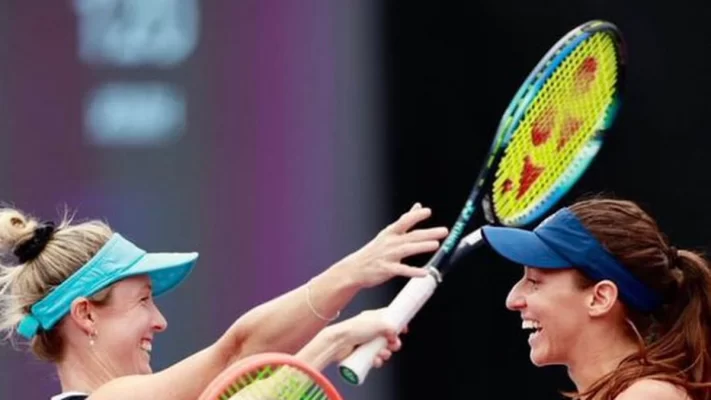 Foto: Estadão Este trecho é parte de conteúdo que pode ser compartilhado utilizando o link: https://www.acritica.net/editorias/esportes/luisa-stefani-vence-beatriz-haddad-maia-e-fatura-titulo-nas-duplas-em/628284/ - as ferramentas oferecidas na página. Textos, fotos, artes e vídeos do jornal A Crítica de Campo Grande estão protegidos pela legislação brasileira sobre direito autoral. Não reproduza o conteúdo do jornal em qualquer meio de comunicação, eletrônico ou impresso, sem autorização do jornal (redacao.acritica@gmail.com). Essas regras têm como objetivo proteger o investimento que o jornal "A Crítica" faz na qualidade de seu jornalismo.