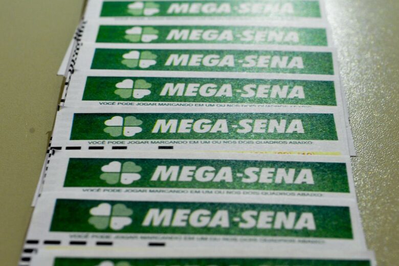 Está se sentido com sorte? Mega-Sena acumula e deve pagar R$ 77 milhões no próximo sorteio