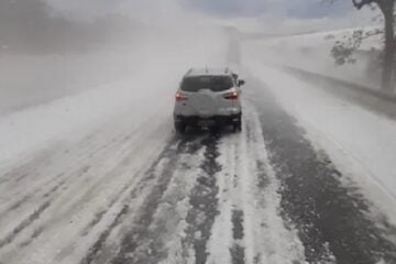 “Neve” surpreende motoristas na Fernão Dias; veja vídeo