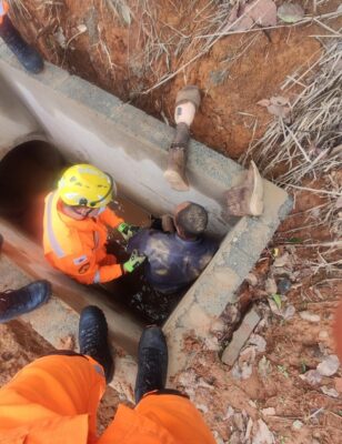 homem foi resgatado em galeria pluvial, em Viçosa