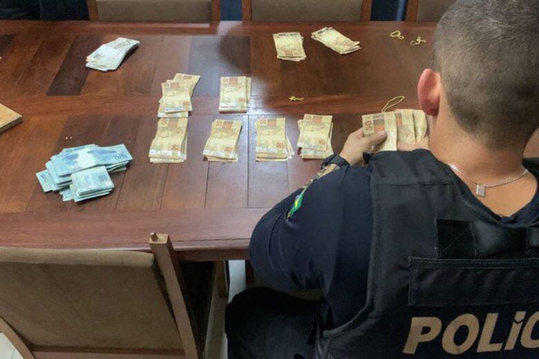 PF desarticula organização especializada em contrabando de cigarros