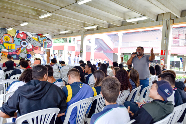 Mostra de Profissões do UniFuncesi reúne centenas de estudantes