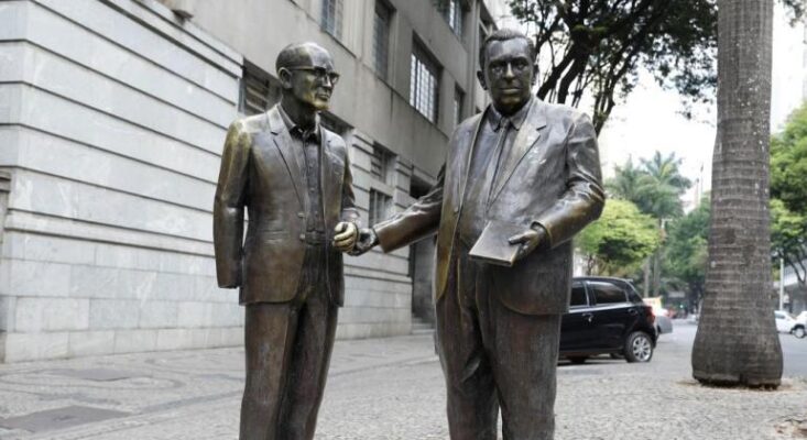 Estátua de Carlos Drummond