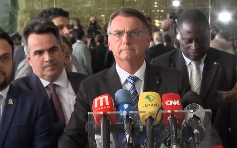 Sem citar a derrota nas urnas, Bolsonaro se pronuncia após quase 48 horas de silêncio