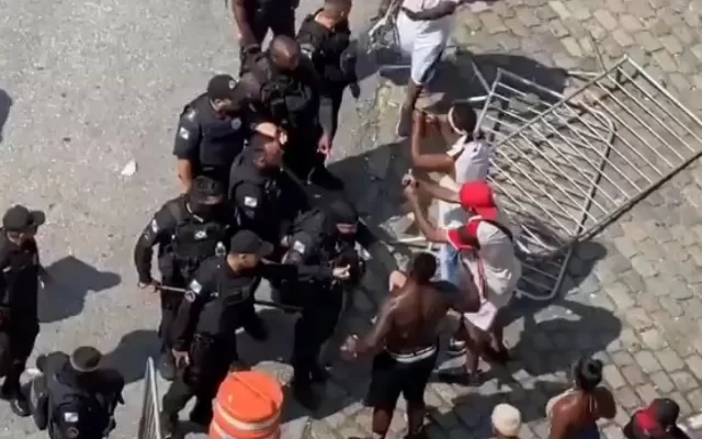 Festa do Flamengo termina com 30 feridos, 11 detidos e lojas saqueadas no centro do Rio