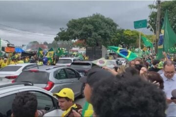 Bolsonaristas pedem “intervenção militar” em frente a quartéis