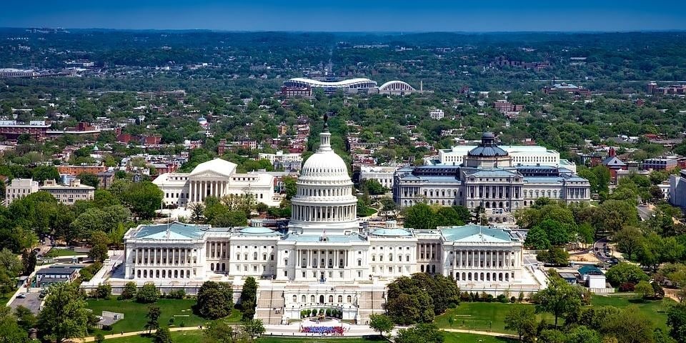 Republicanos e democratas mantém cadeiras no Senado nos EUA