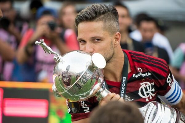 Diego Ribas anuncia fim de ciclo no Flamengo e aposentadoria ao final do Brasileiro