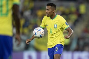 Alex Sandro tem lesão muscular e é terceiro desfalque da seleção na Copa do Mundo
