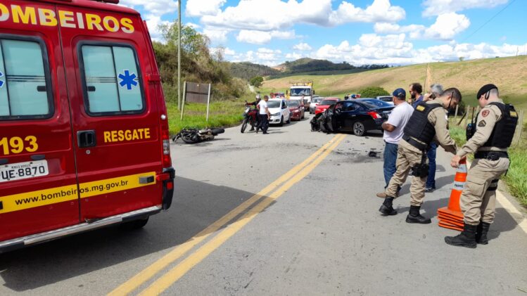 Policial sofre ferimentos graves em acidente na MG-329
