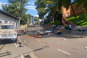 Atenção, motoristas: trânsito está interrompido na Praça do Centenário, em Itabira