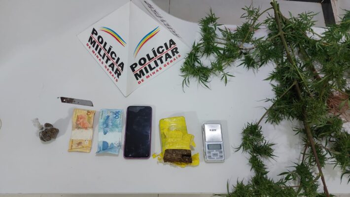 pm-apreende-pe-e-porcoes-de-maconha-em-itabira